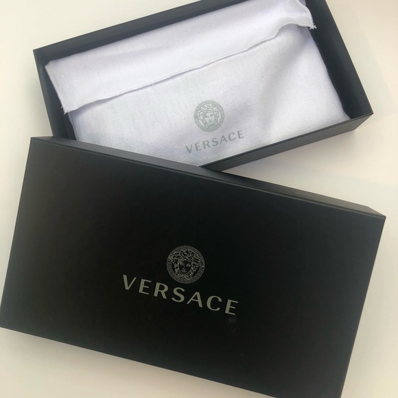 Versace IPhone X leather phone case - Picture 4 of 5